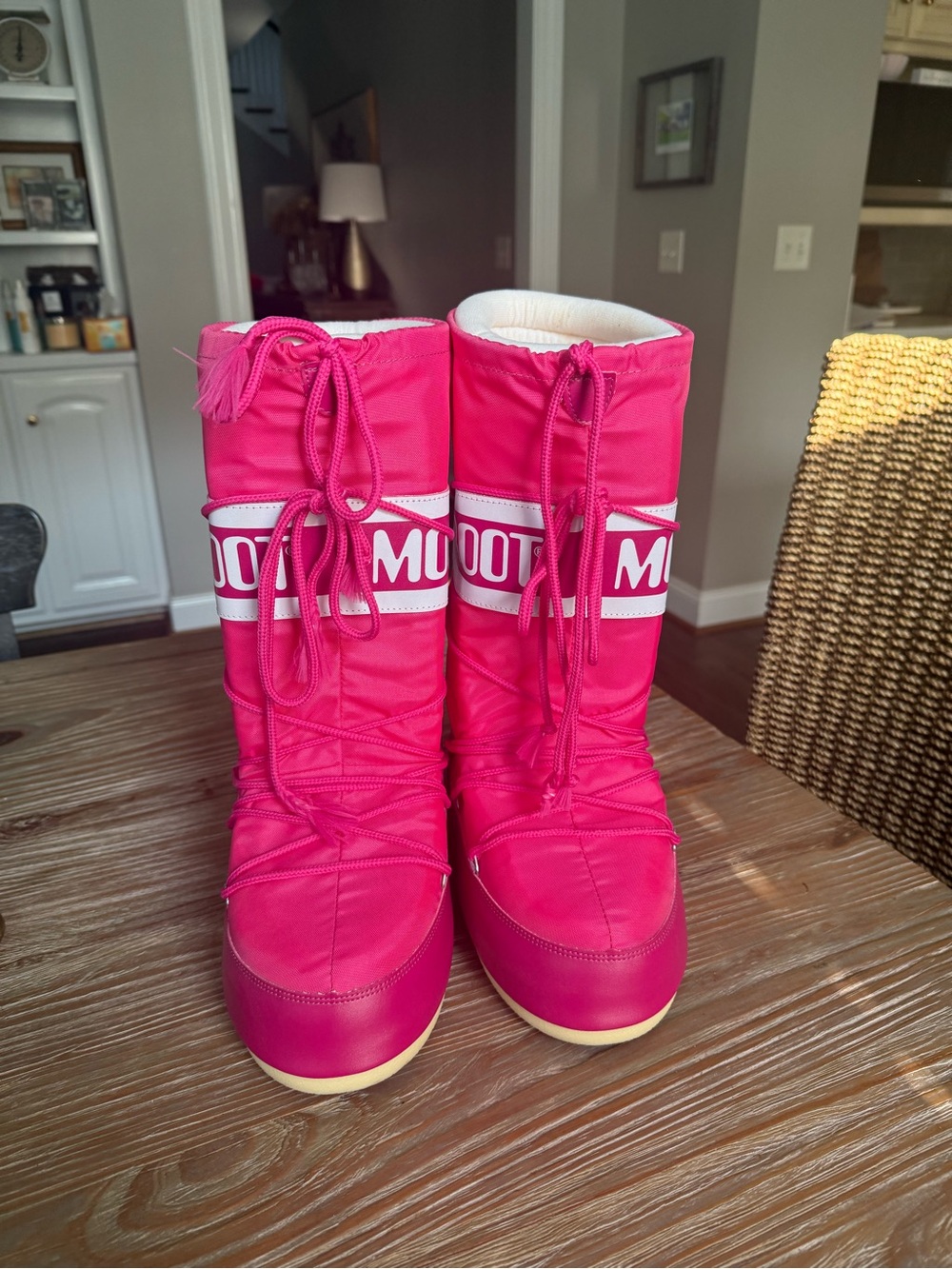 Moon Boot Women’s Hot Pink Lace-Up Winter Boots Sz 7-8.5 - Picture 4 of 6